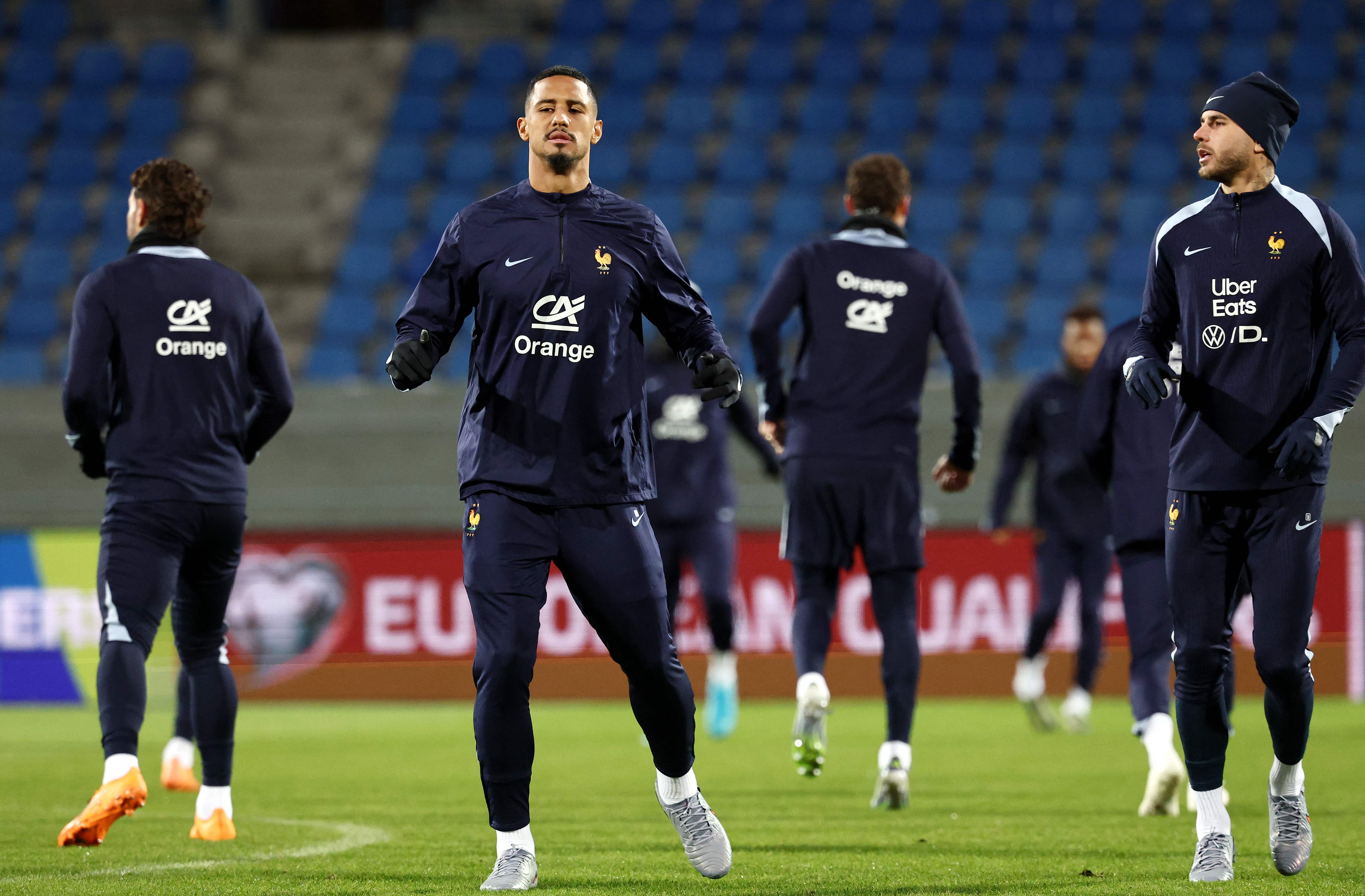 法国杯赛程吃紧，成都蓉城加时末段强势反弹，引发热议，更衣室氛围转暖(成都蓉城足球俱乐部最新消息新闻)