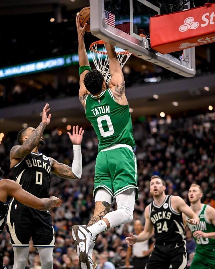 南宫体育-塔图姆在快船比赛中势不可挡，挺进下一轮引发热议！的简单介绍